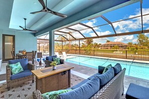 A heated pool - The Palms on Surfside SW Cape Coral, Waterfront, elec. heated Pool (Cape Coral)