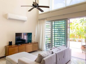 Appartement Duplex Deluxe, 2 chambres, accès piscine, vue piscine | Coin séjour