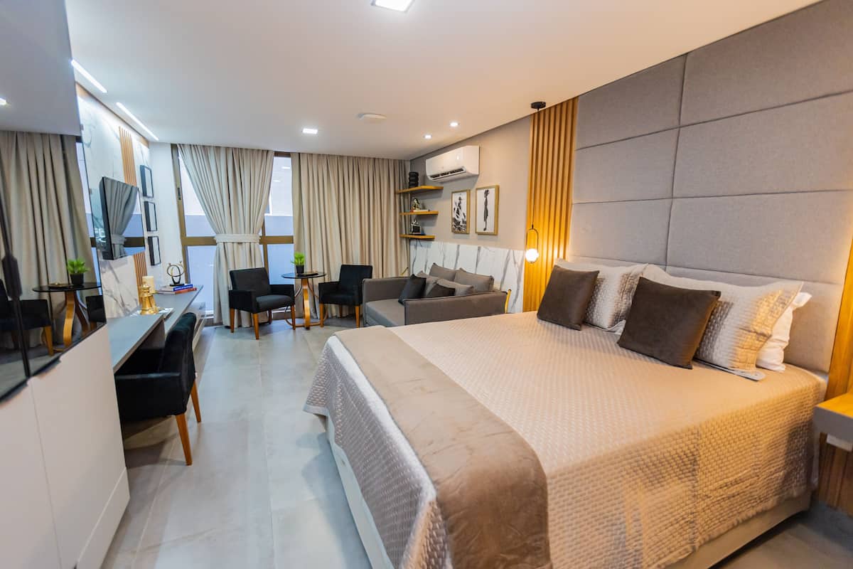 1 bedroom, individually decorated, individually furnished