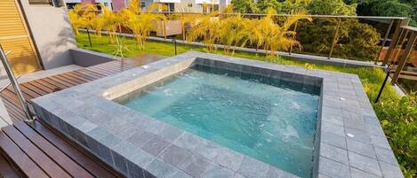 Basic Apartment | Pool