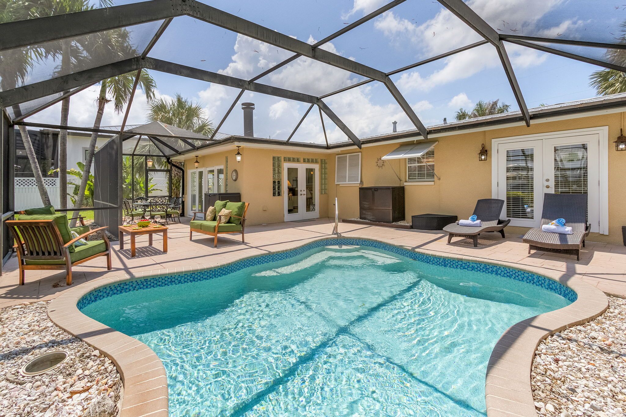 A Rare Gem!  Gulf Access, Heated Pool, Bicycles, - Villa Jewel Box - Roelens Vacations