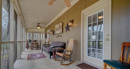 Creekside, pet friendly, wrap-around porch, minutes to downtown Hayesville!
