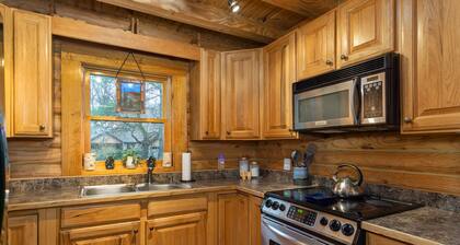 Stoney Creek Cabin | Creekside Cabin with Fire Pit & Hot Tub!