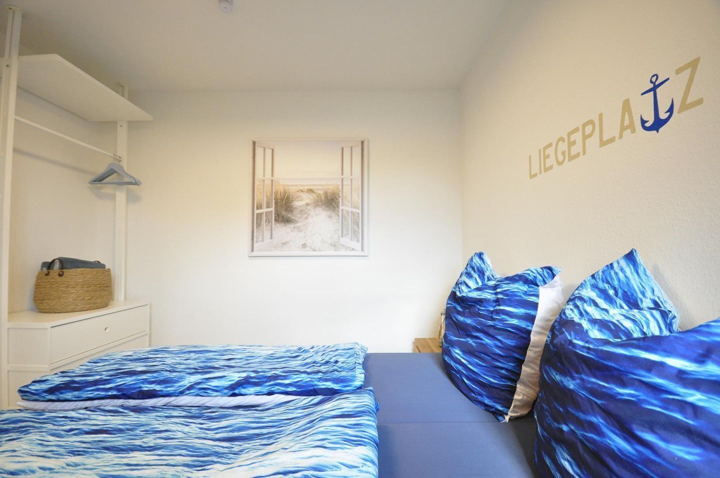 2 bedrooms, iron/ironing board, WiFi