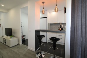 Fridge, microwave, oven, dishwasher - Varanda do Bonfim (Setúbal)