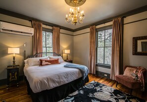 6 habitaciones, tabla de planchar con plancha, wifi y ropa de cama 