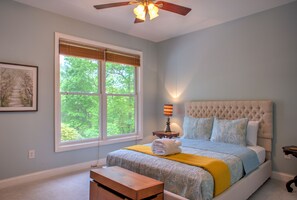 3 bedrooms, desk, iron/ironing board, WiFi - Mountain Chalet | A Peaceful Sanctuary Near Brevard! (Pisgah Forest)