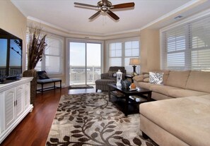 Living area - Residence 810 at The Grand (Wildwood)