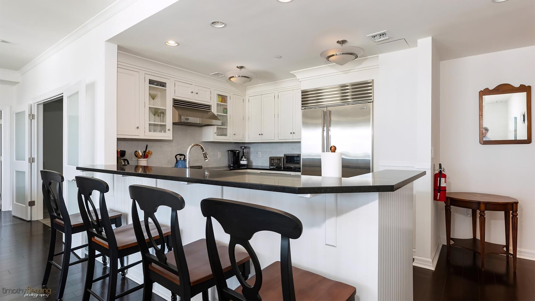 Jääkaappi, uuni, liesi, astianpesukone