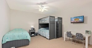 3 bedrooms, iron/ironing board, free WiFi - Residence 902 at The Grand (Wildwood)
