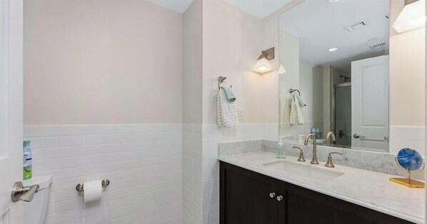 Shower, hair dryer - Residence 902 at The Grand (Wildwood)
