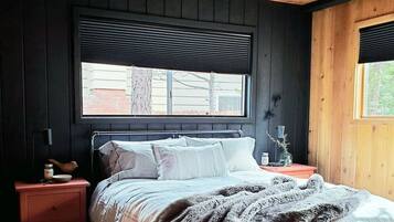 1 dormitorio, tabla de planchar con plancha, wifi y ropa de cama