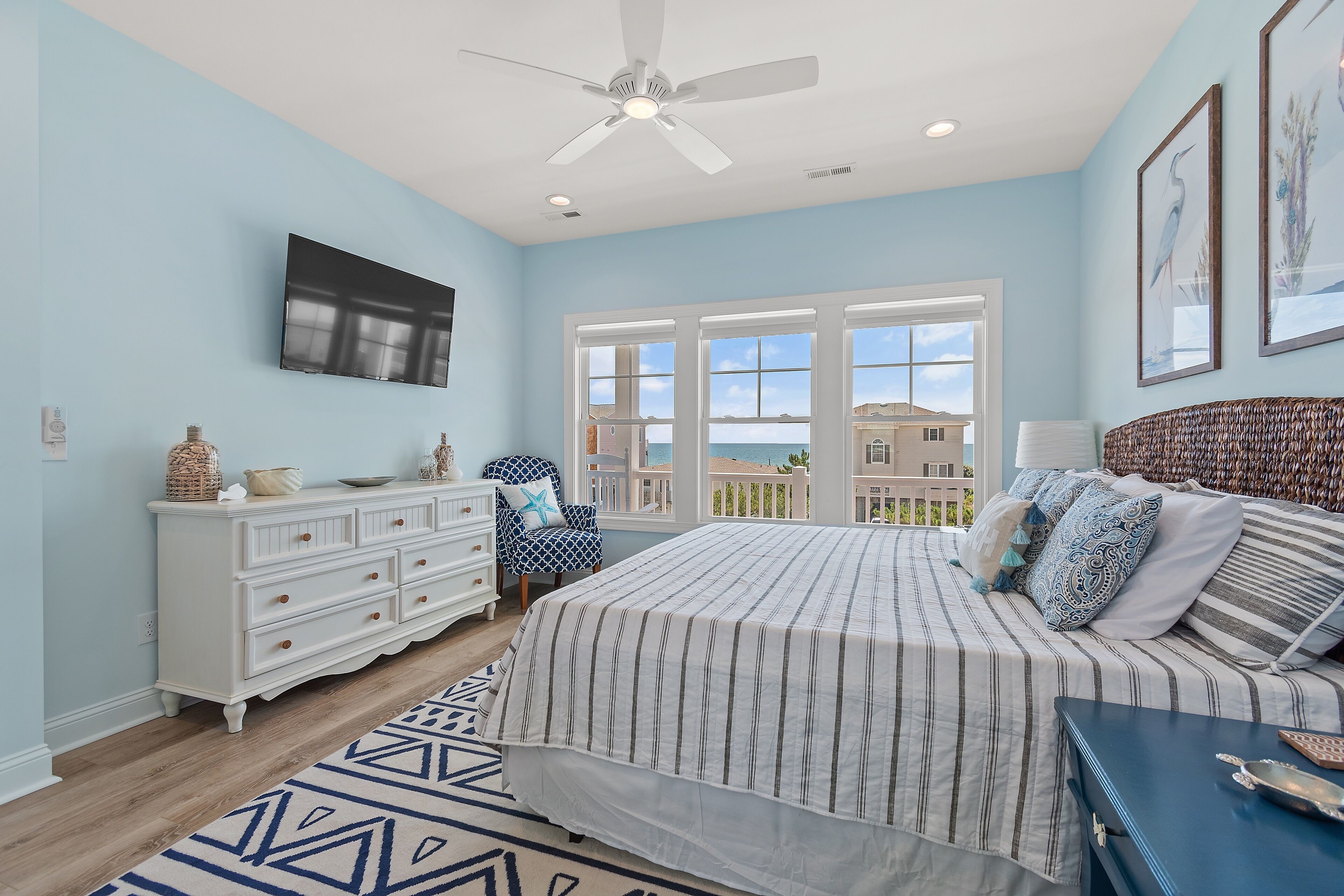 NEW to Proactive Vacations! "Isle Be Back" is a 5 Bedroom, 4.5 Bathroom Home with an Elevator!