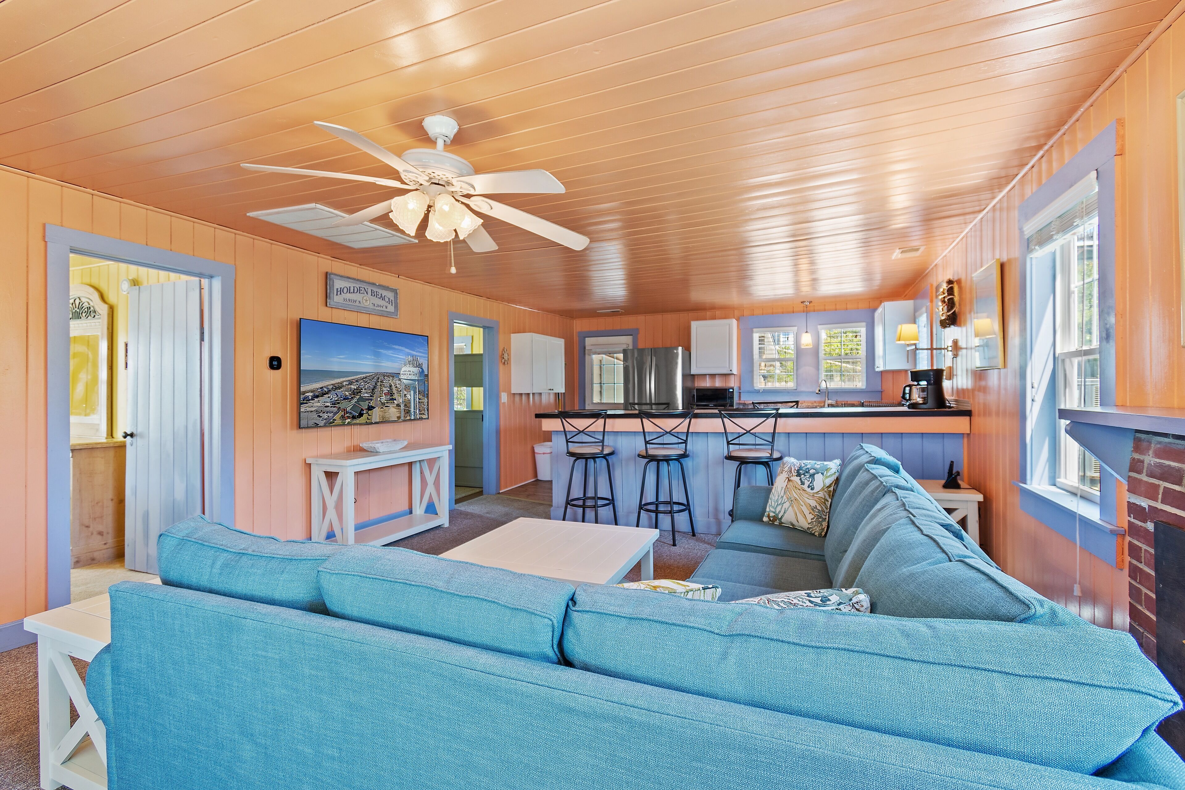 "Cottage By The Sea" is a 2 bedroom, 2 bathroom second row home.