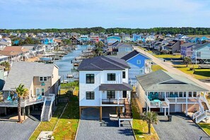 Exterior - Carolina Blue Skies is 2nd Row, Steps to the Beach, Ocean Views and New Construction (Holden Beach)