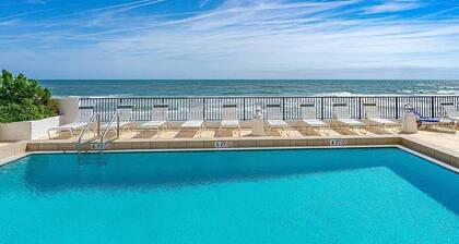 Beautiful Oceanfront Condo - Quiet • Private