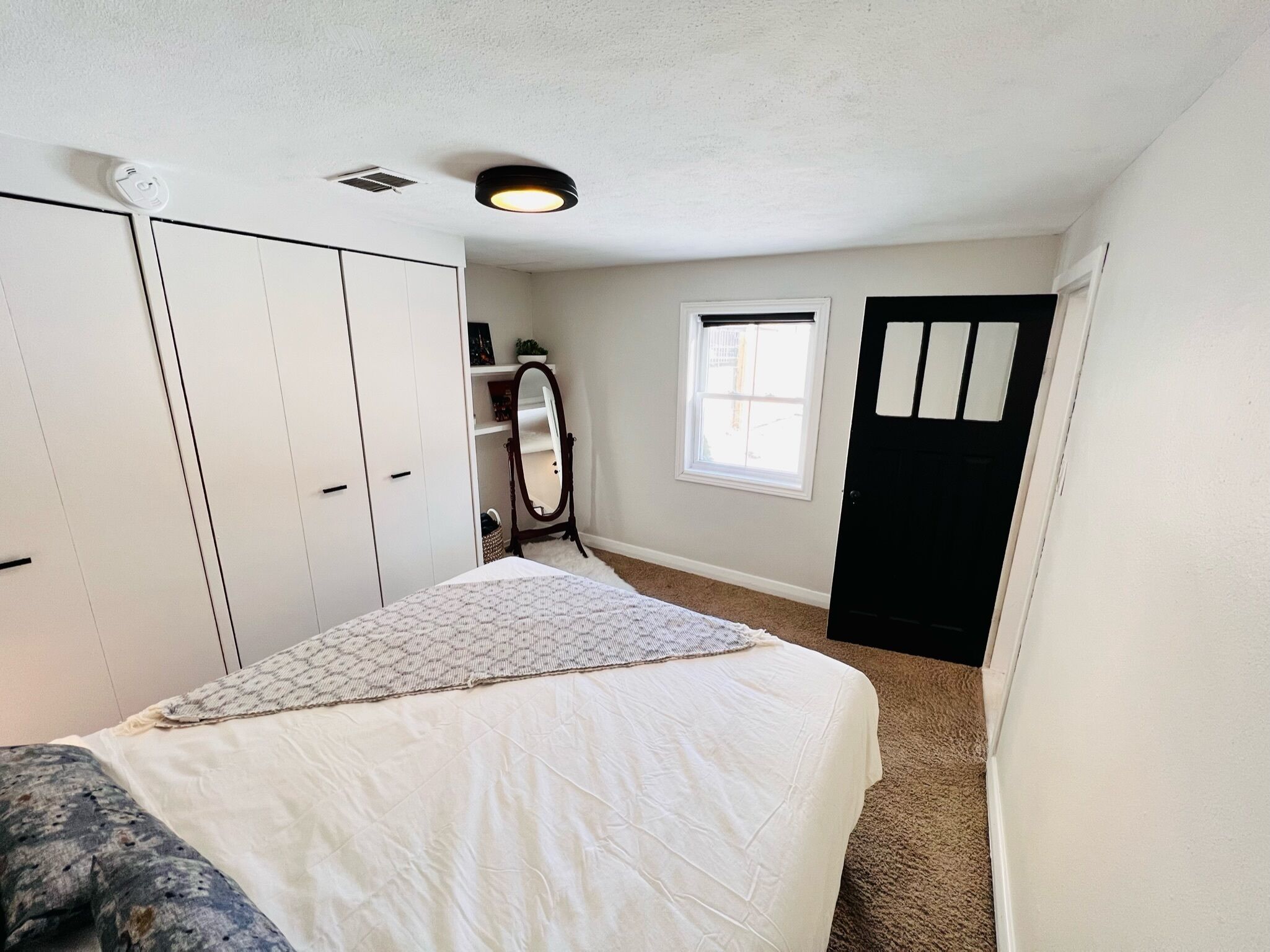 Charming Suite Near Kitchener DT & AUD