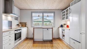 Frigorifero, microonde, forno, lavastoviglie