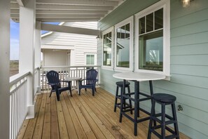 Outdoor dining - SBSL773 Great View,, Resort Pools, Boardwalk to Beach (Port Aransas)