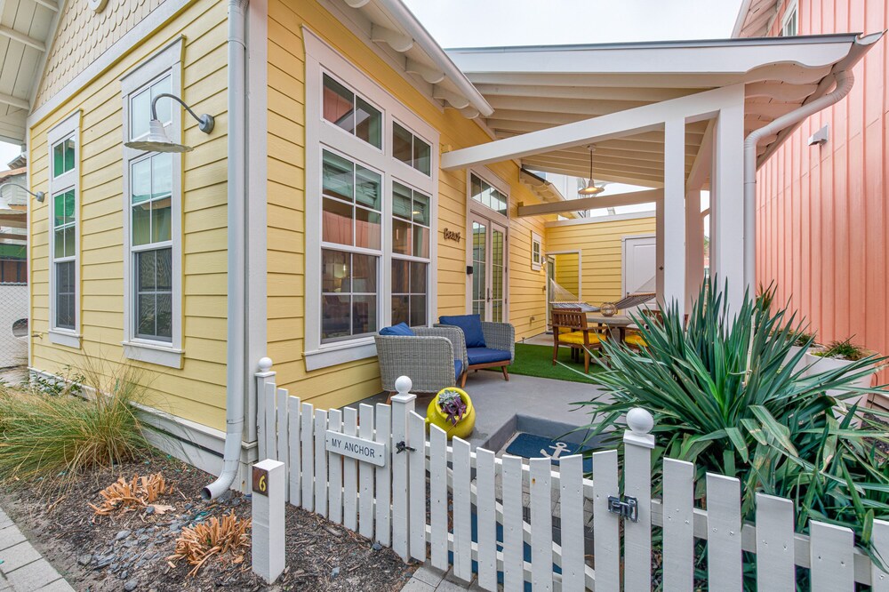 Stylish home perfect for two, great amenities and beach access