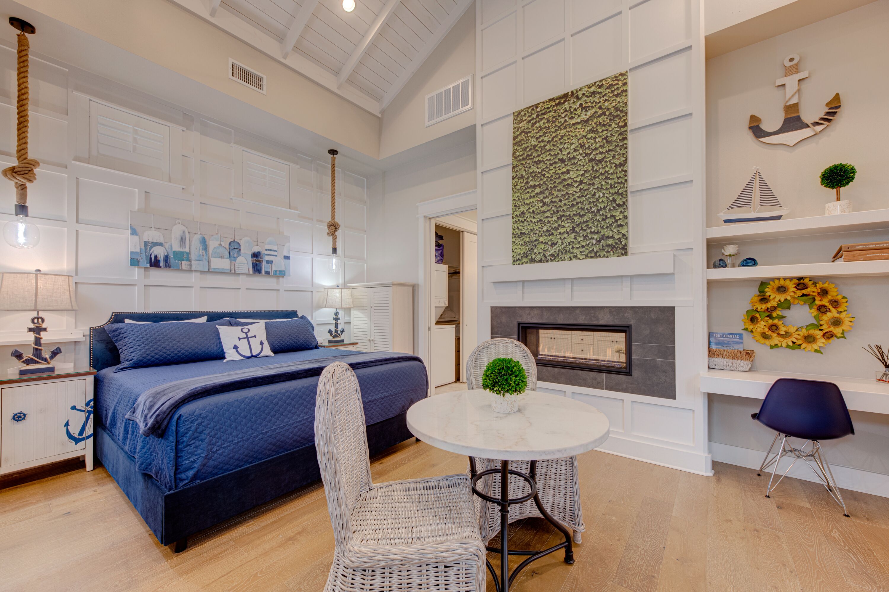 Stylish home perfect for two, great amenities and beach access