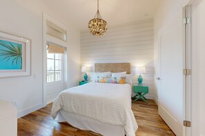 3 habitaciones, tabla de planchar con plancha, wifi y ropa de cama