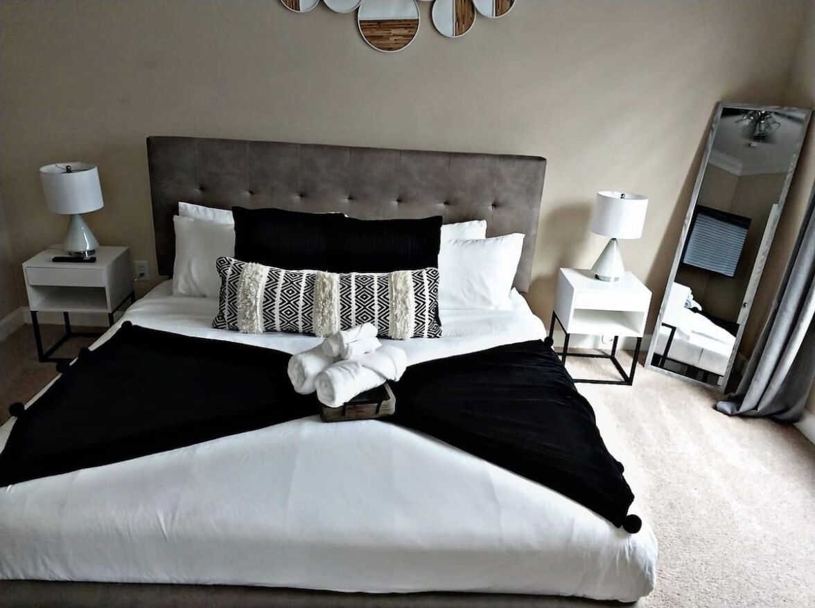 Galleria Luxury Gated Apartment