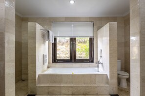 Suite, Bathtub | Bathroom | Combined shower/tub, free toiletries, slippers, towels - Jimbarwana Hotel (Negara)