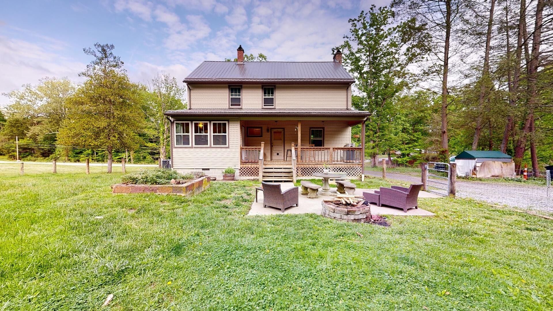 Located on the border of New River Gorge National Park and Hawks Nest State Park