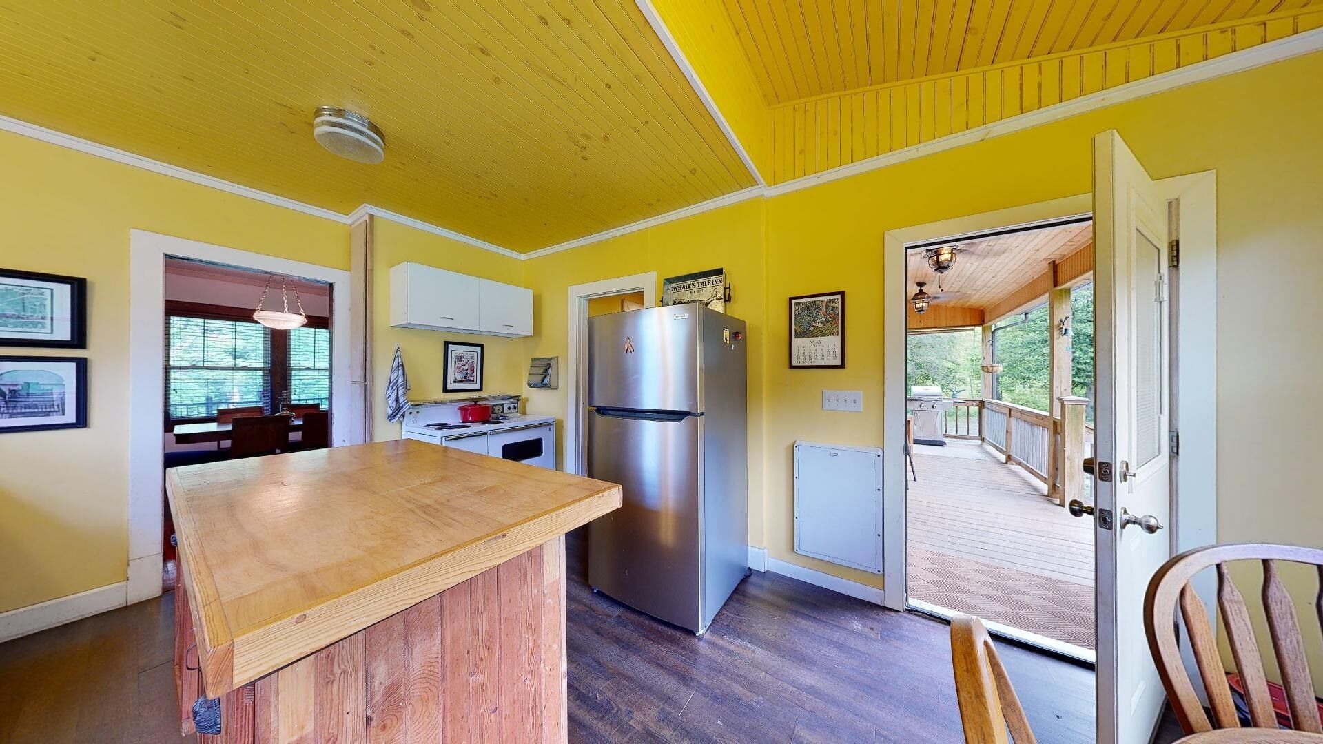 Located on the border of New River Gorge National Park and Hawks Nest State Park