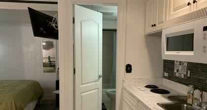 Central Location -- Short walk to Beach/Boardwalk w/ parking and heated pool!