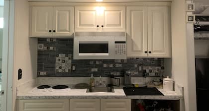 Central Location -- Short walk to Beach/Boardwalk w/ parking and heated pool!