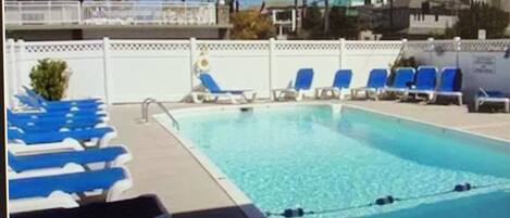 Outdoor pool, a heated pool