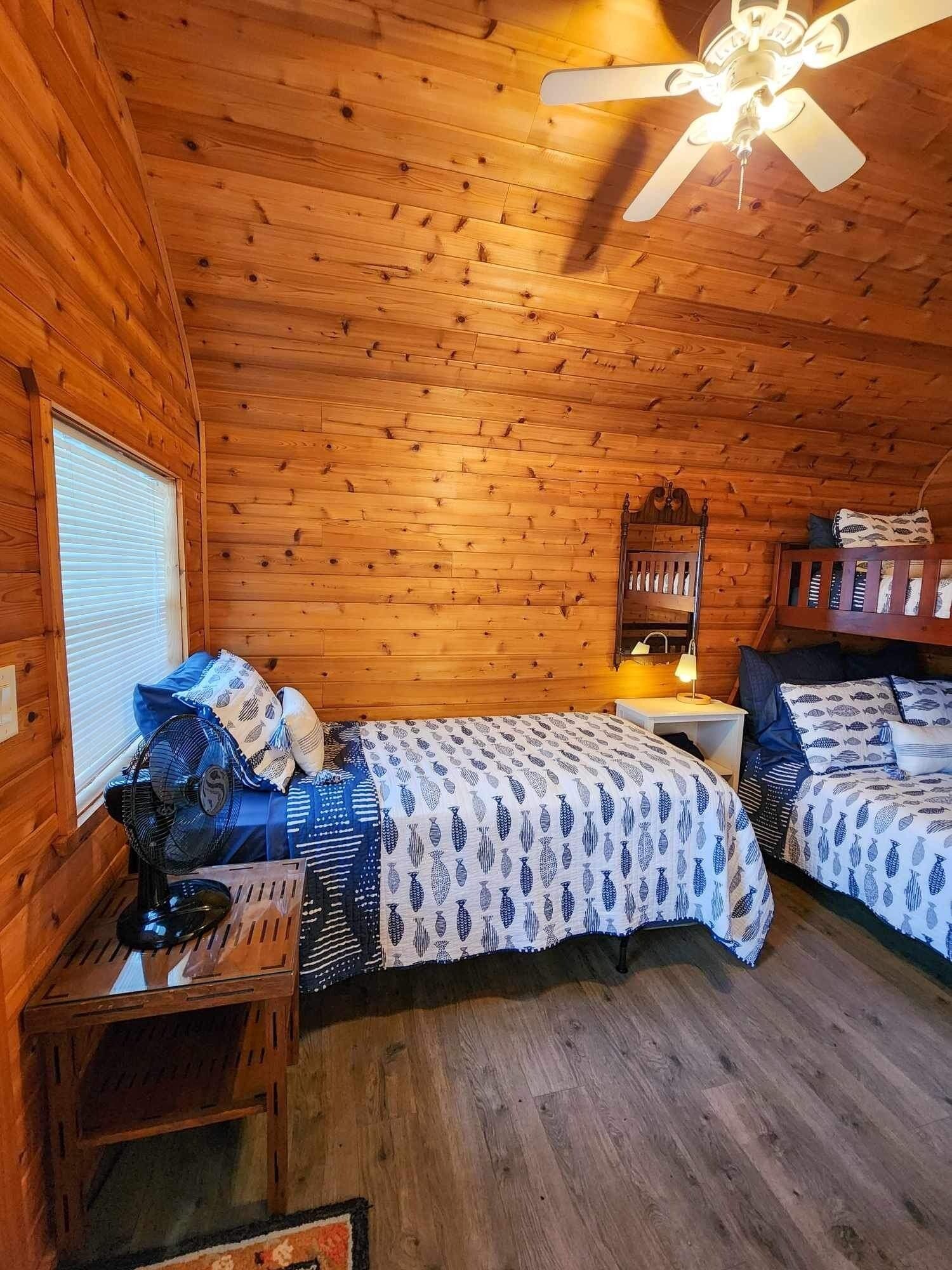 Unwind in Lakeside Luxury:Private House,Dock,Views, Kayaks - Auburn/Skaneateles