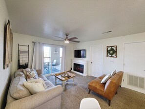 Smart TV, DVD player, stereo