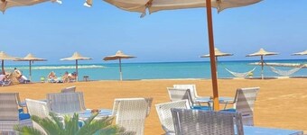 Luxury Front Sea View Apartment in Hurghada