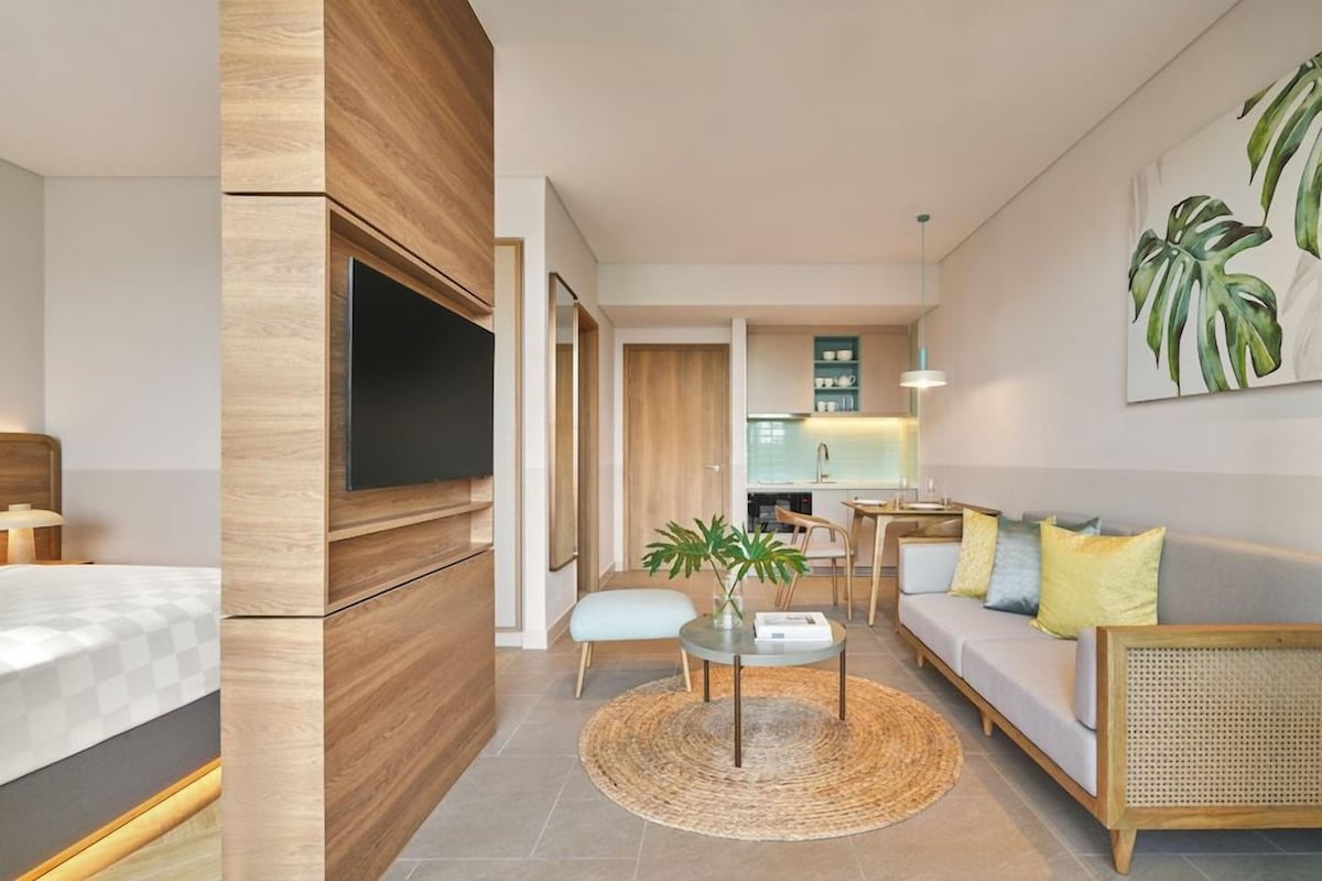 In-room safe, soundproofing, WiFi (free), bed sheets