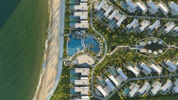 Private beach, beach towels