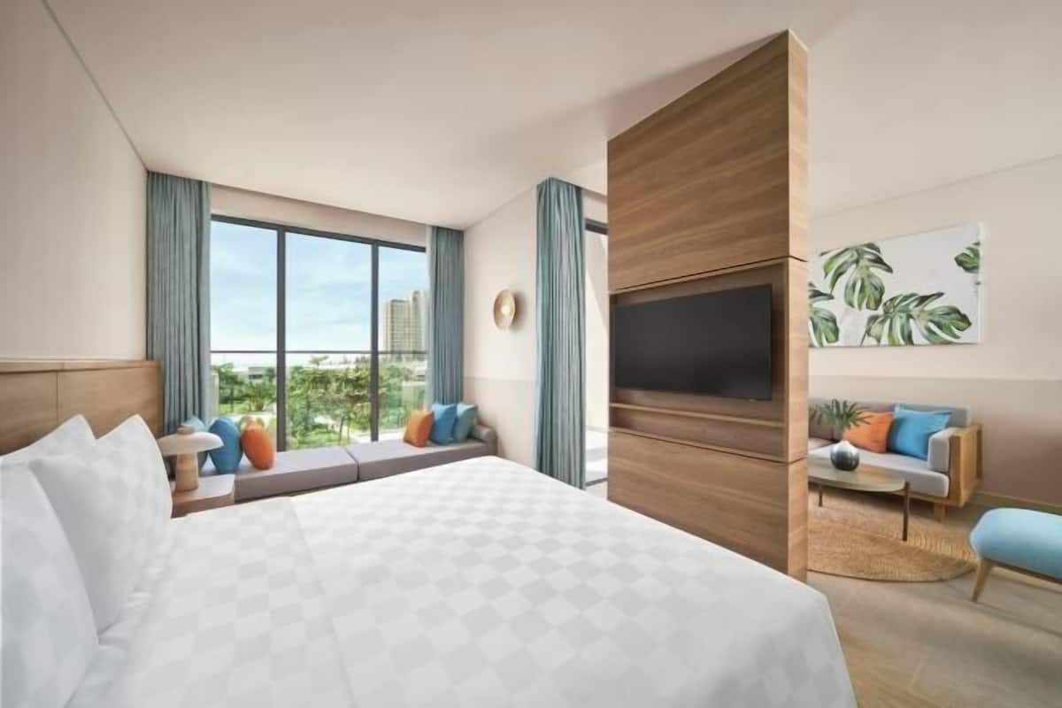 2 bedrooms, in-room safe, soundproofing, free WiFi