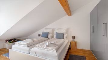 1 dormitorio, tabla de planchar con plancha, wifi gratis y ropa de cama