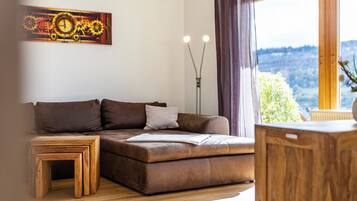 Televisión, reproductor de DVD, estéreo