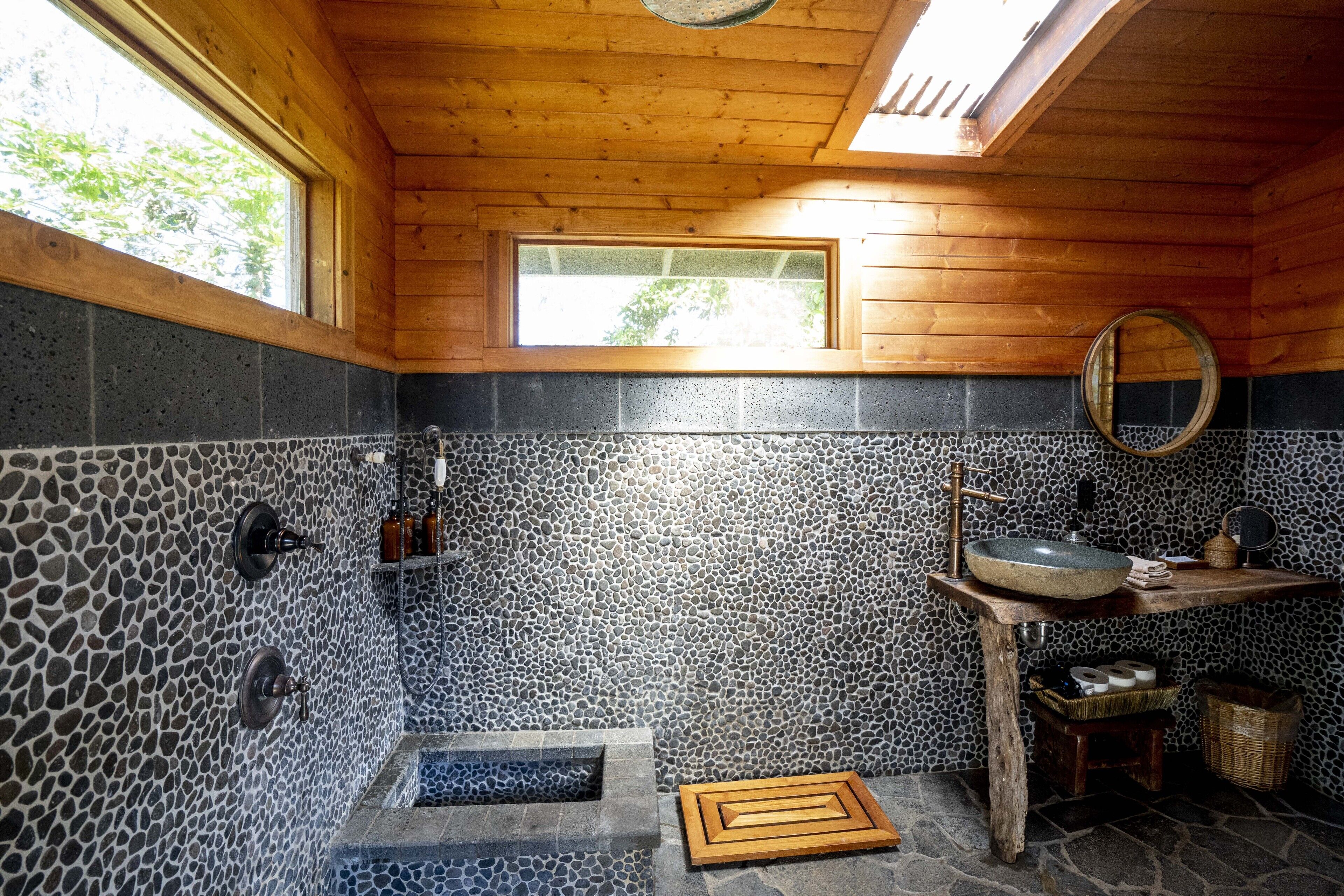 Casa rural familiar | Bany | Combinació de dutxa i banyera, banyera profunda i tovalloles 