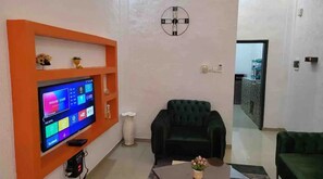 Living area - Residence chez Jeanne furnished apartment in Cotonou (Godomey TOGOUDA)