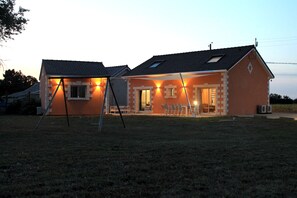 Exterior - House 35 minutes from Futuroscope (Saint-Jean-de-Sauves)