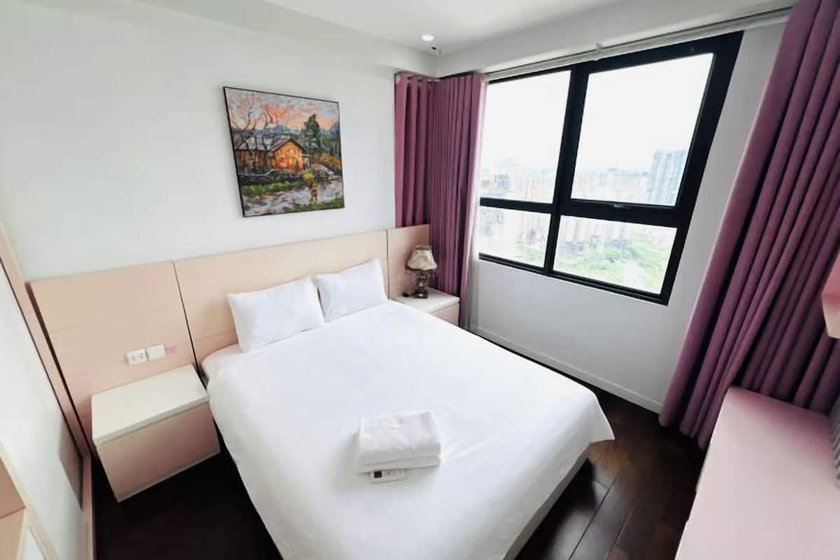 Premium bedding, down duvets, in-room safe, desk