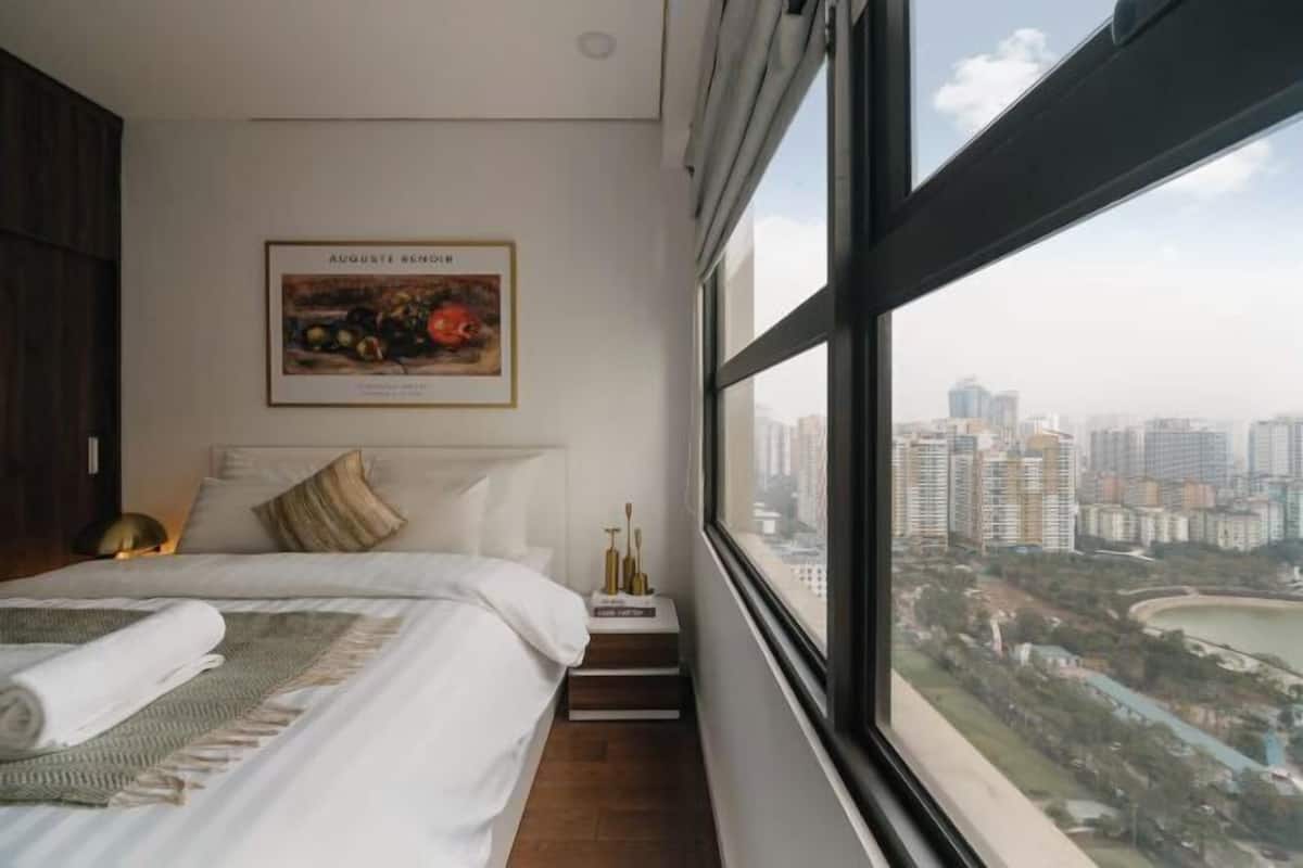 Premium bedding, down duvets, in-room safe, desk