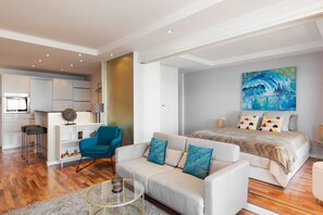 1 habitación, tabla de planchar con plancha, wifi y ropa de cama