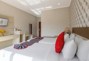 Habitación superior | Escritorio, insonorización, wifi gratis y ropa de cama 