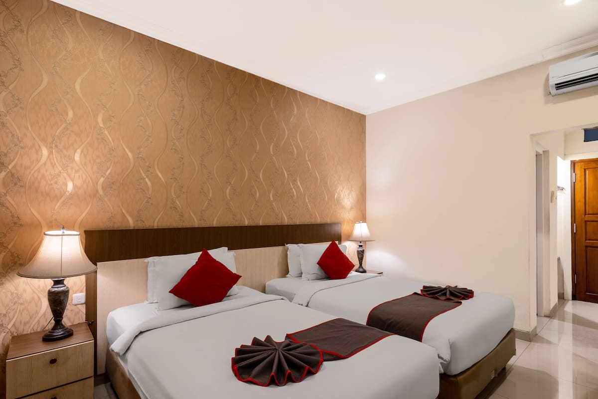 superior room | desk, soundproofing, free wifi, bed sheets