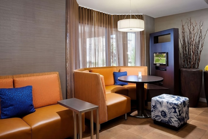 Experience Vegas From Summerlin! Stylish Pet Friendly Hotel, Outdoor Pool! - Las Vegas, NV